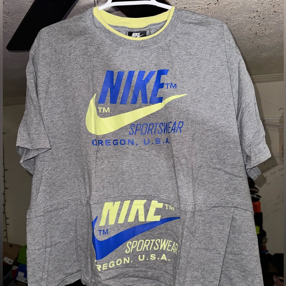 Plus size cropped Nike shirt